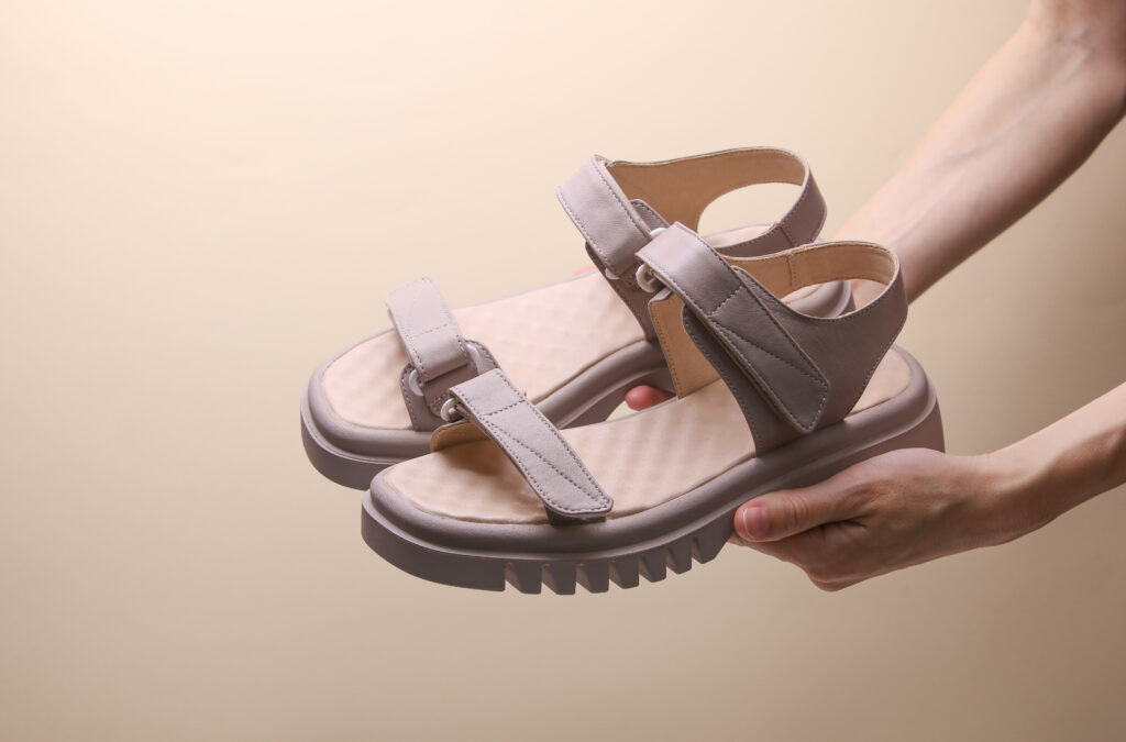 サンダルスニーカー