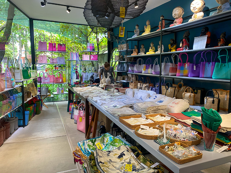 Linh's Furniture　タオディエン　家具店