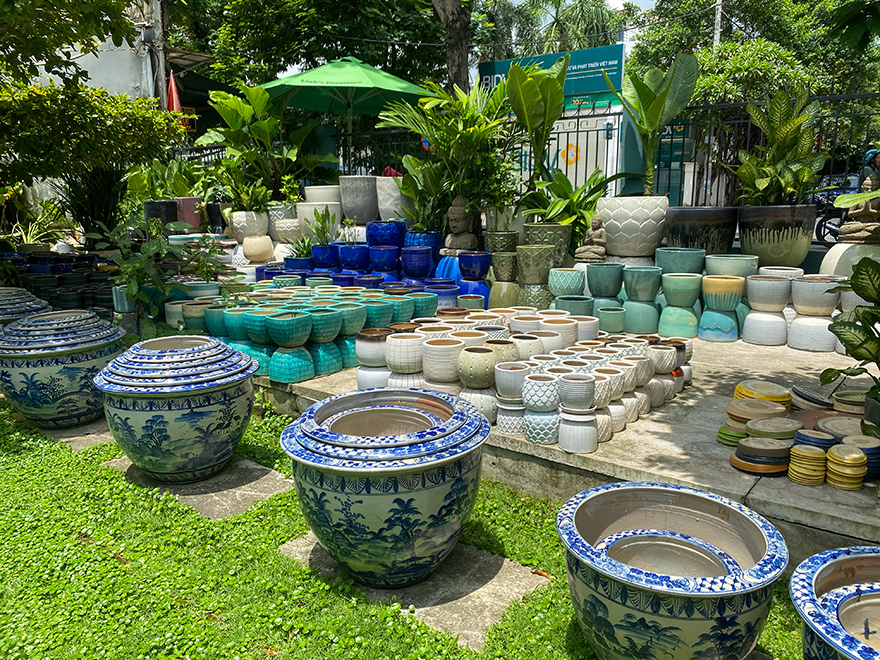 Linh's Furniture　タオディエン　家具店