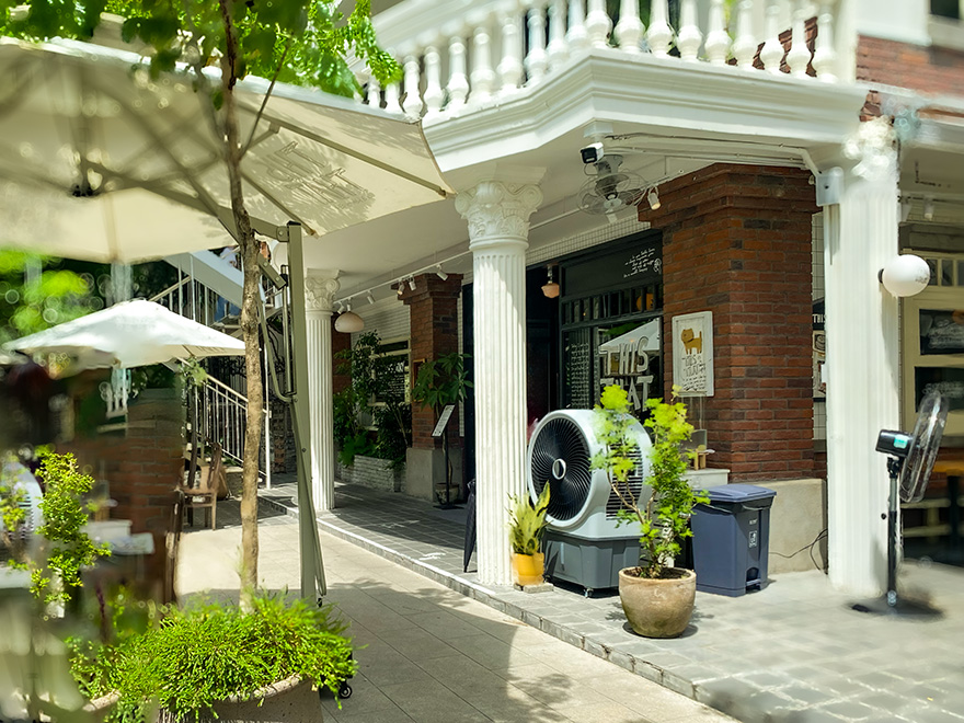 ThisThat Bakery Cafe タオディエン カフェ