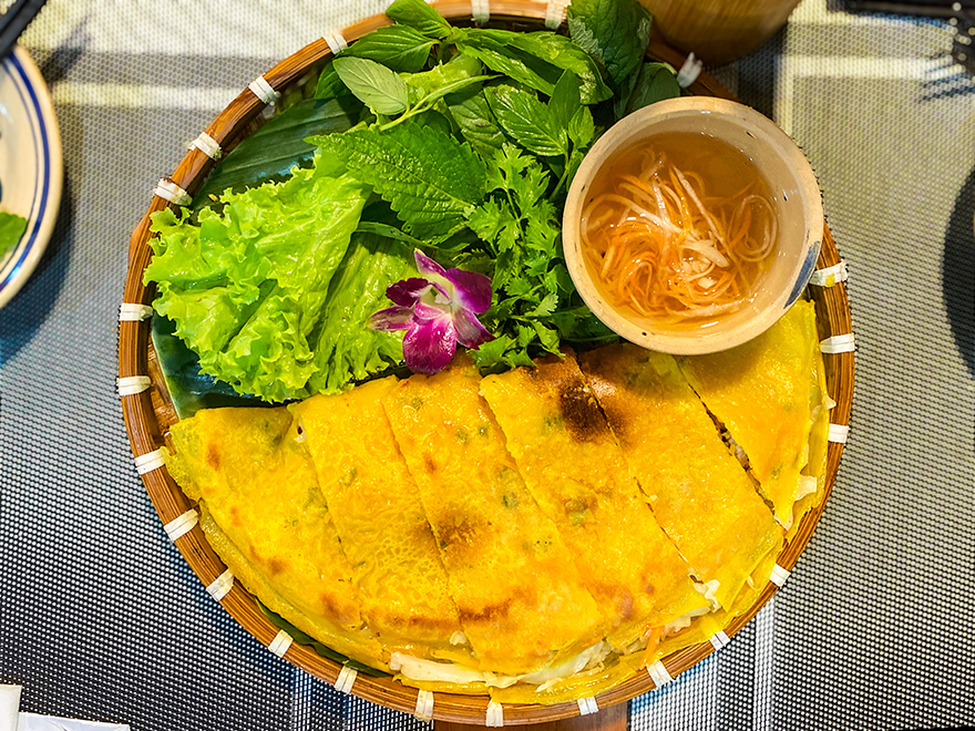 A Taste Of Saigon バインセオ