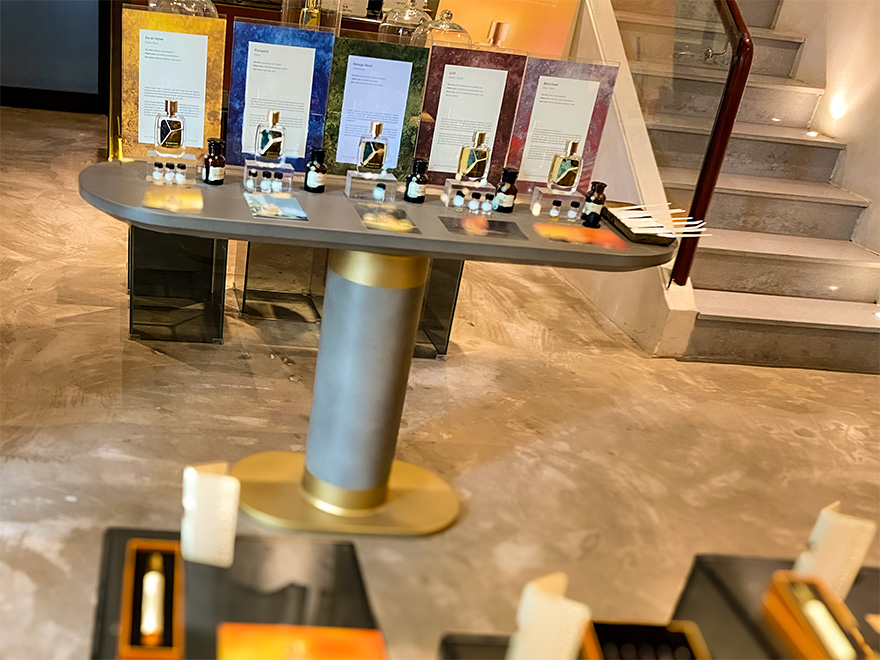 r flower&cafe 1階店内 高級ライン