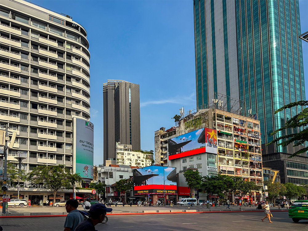グエンフェ通りのカフェアパート