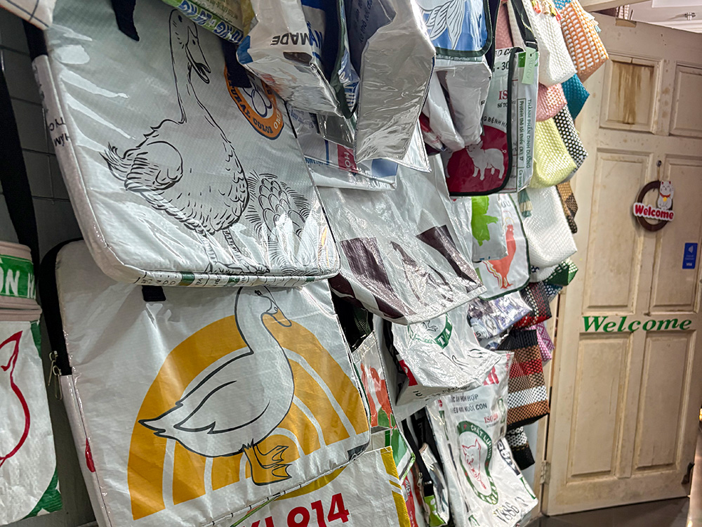 ゴックフェンの店の
近頃人気の飼料バッグ