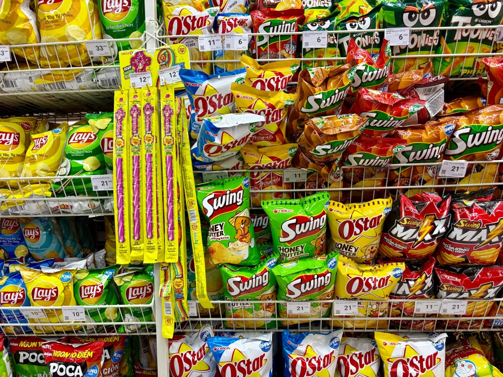 WinMartでの菓子の販売価格がわかる値札と商品の写真