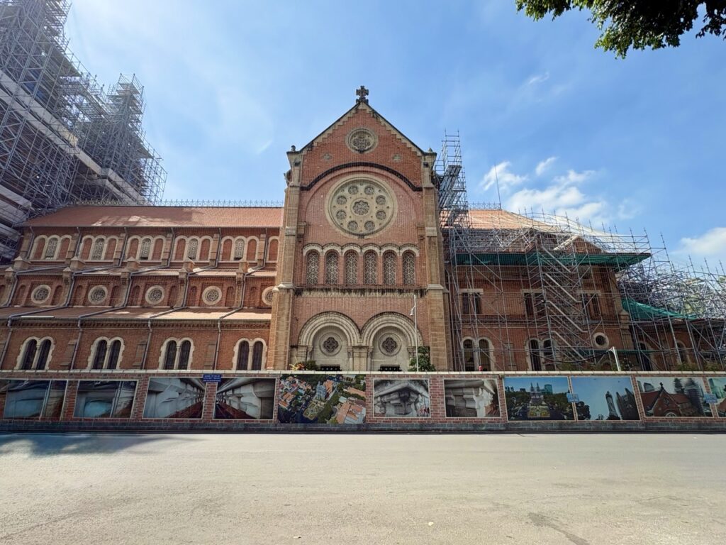 Notre Dame Cathedral of Saigon　サイゴン大聖堂　フランス統合時代から残る建造物