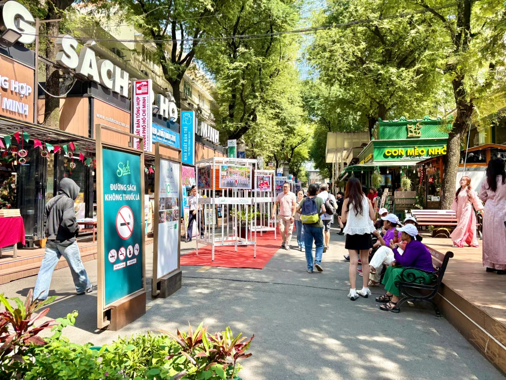 ホーチミンでフランス統治時代の建築巡りモデルコース bookストリート