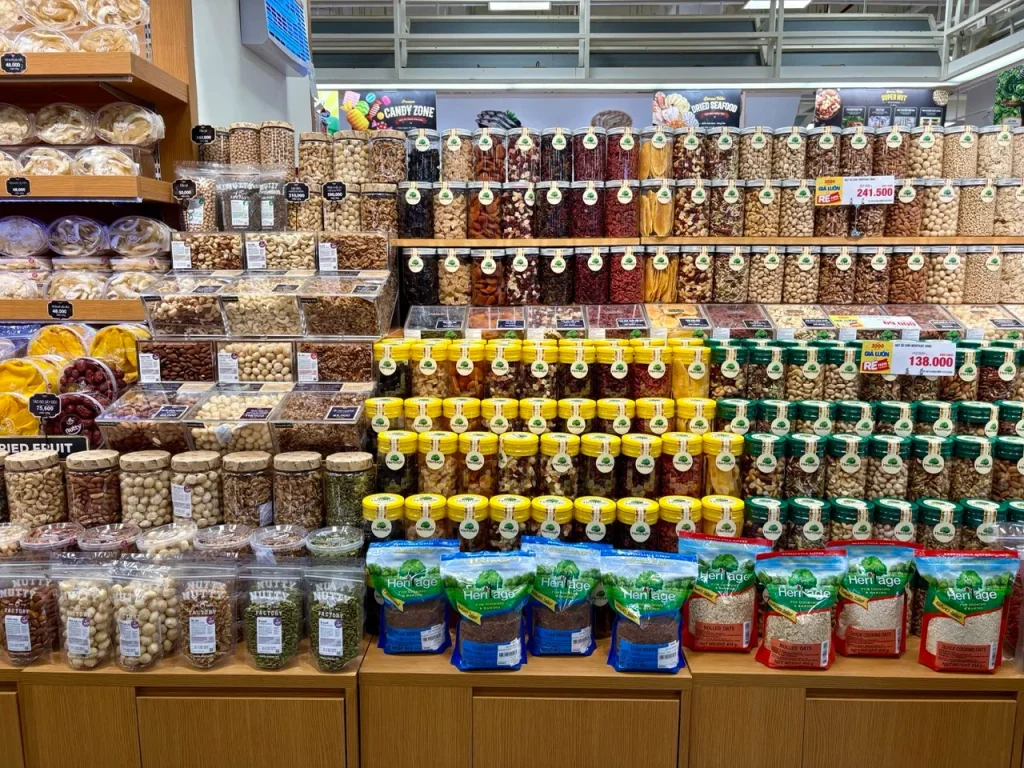 サラ地区のティソモール地下にあるe-martの売り場