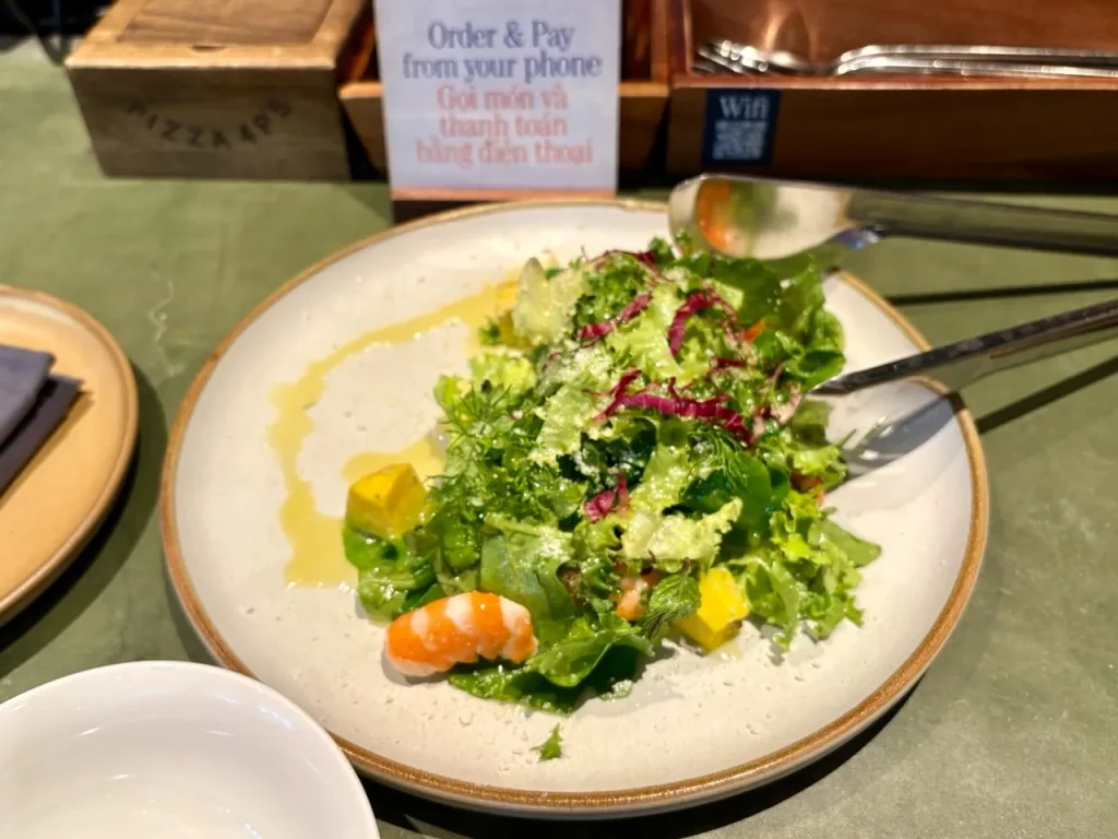 Pizza 4P's - Thiso Mallのサラダ