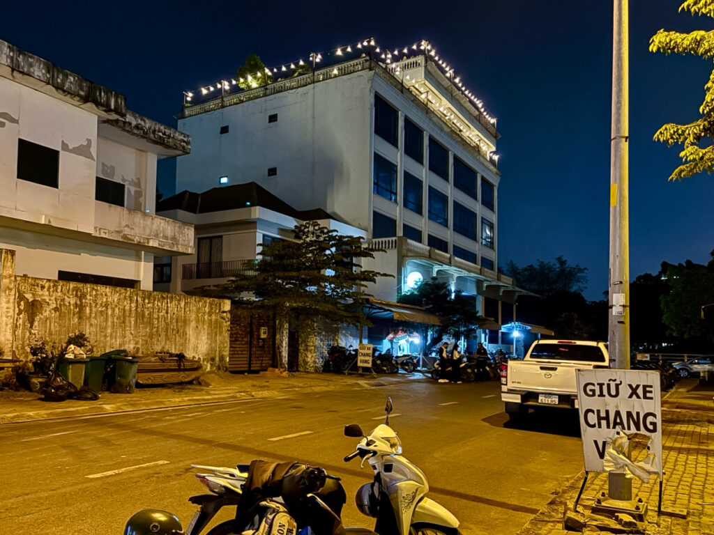 Chạng Vạng Rooftop外観