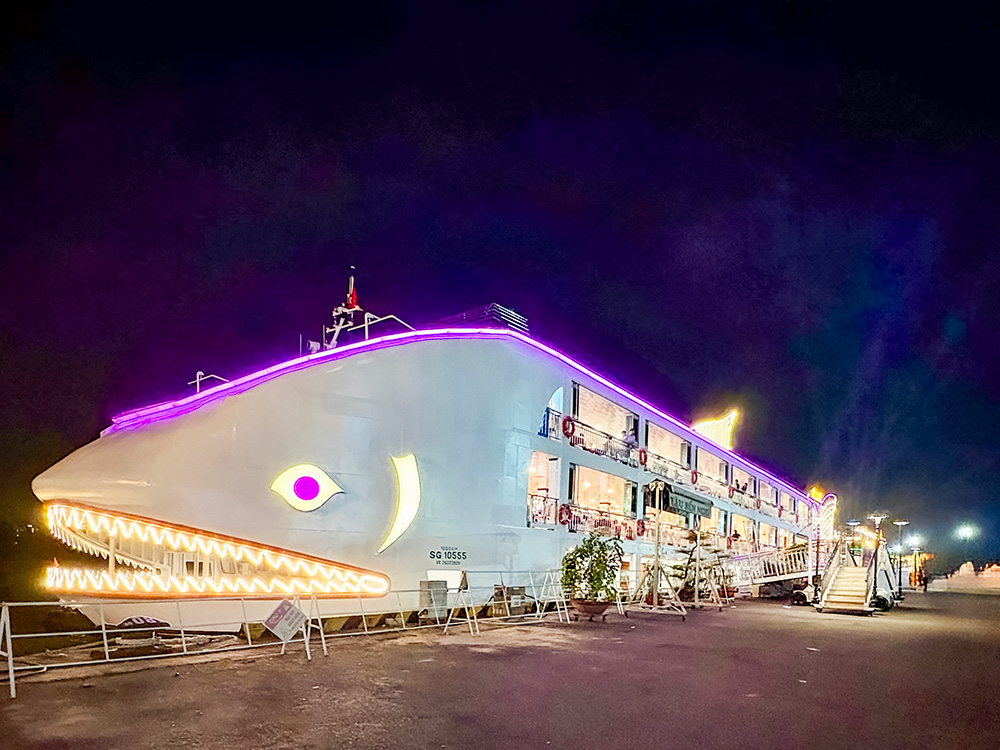 サイゴン港のベンゲー号