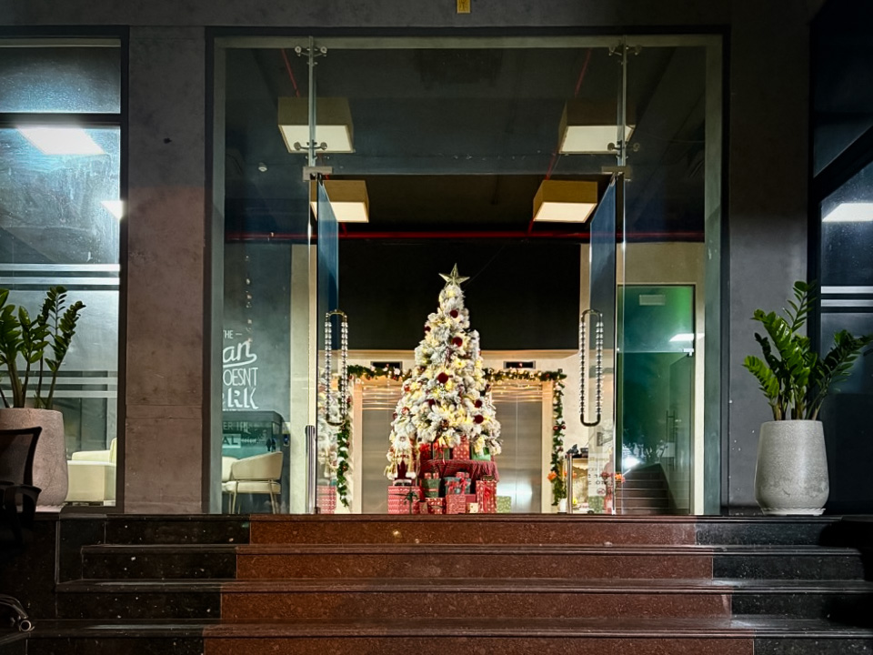 Chạng Vạng Rooftop簡素な入り口