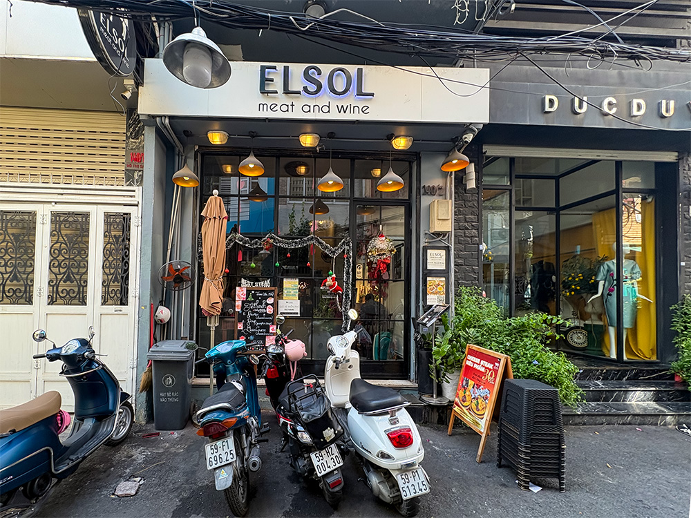 ELSOL Meat&Wineの外観
