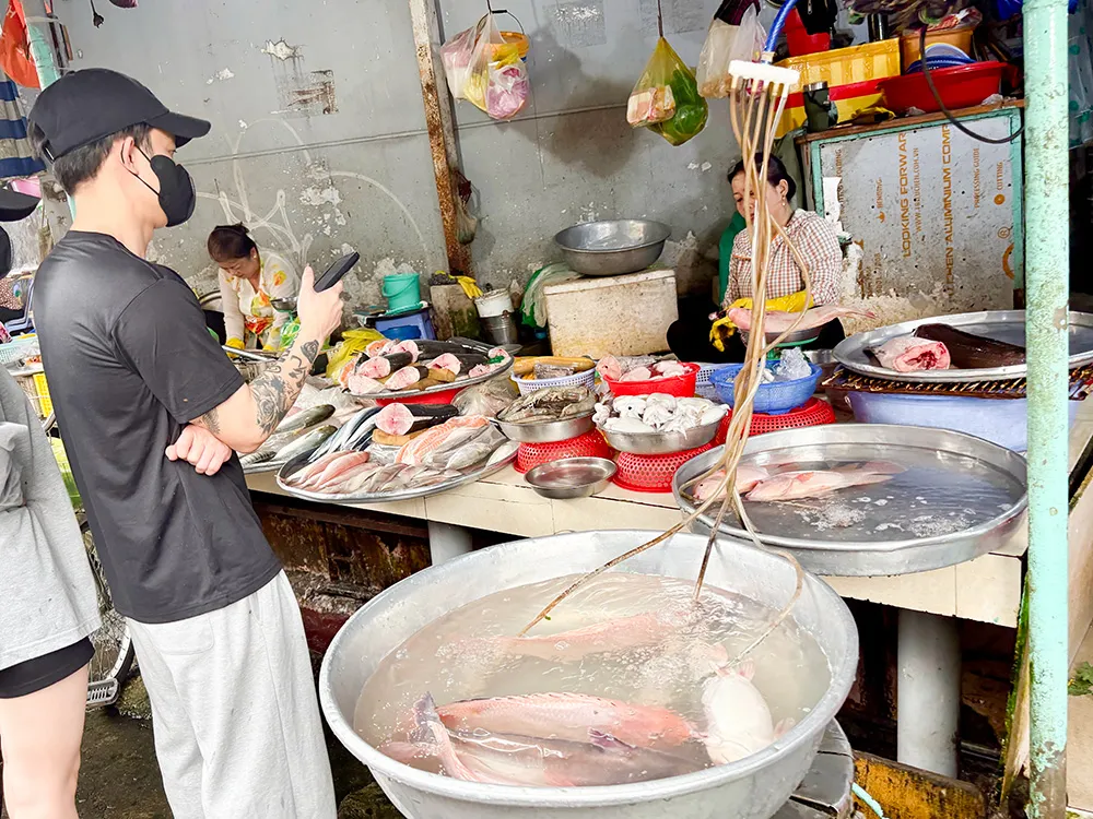 ホーチミン1区、タイビン市場