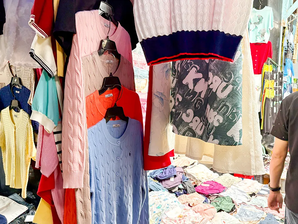 ホーチミン1区、タイビン市場