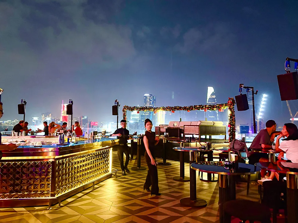 Chill Skybar & Dining　ホーチミン　チルスカイバー