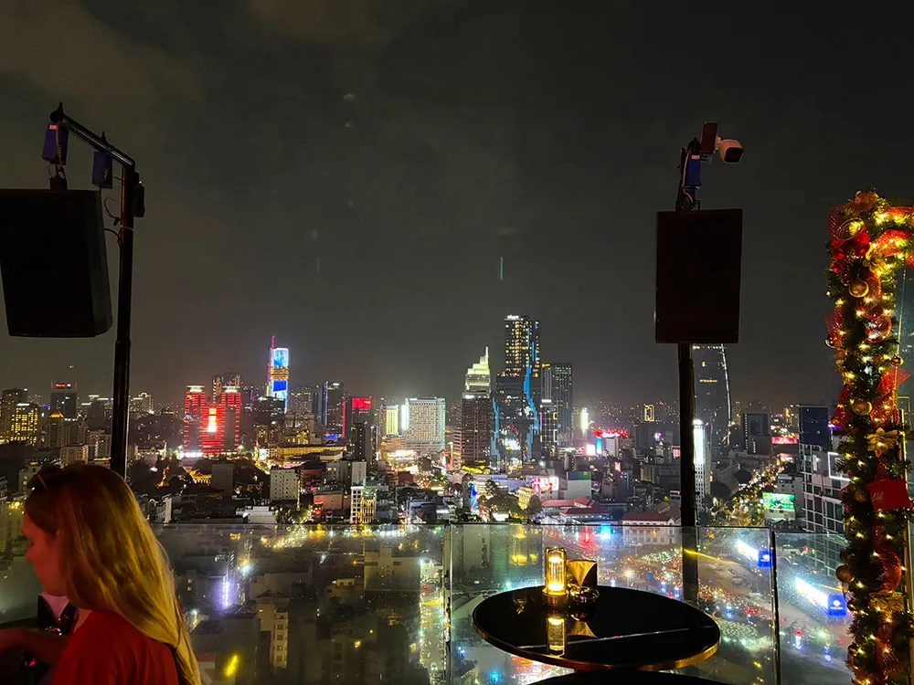 Chill Skybar & Dining　ホーチミン　チルスカイバー