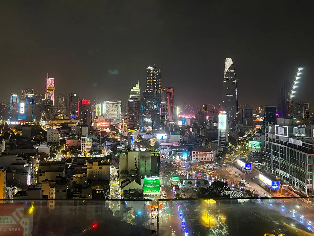 Chill Skybar & Dining　ホーチミン　チルスカイバー