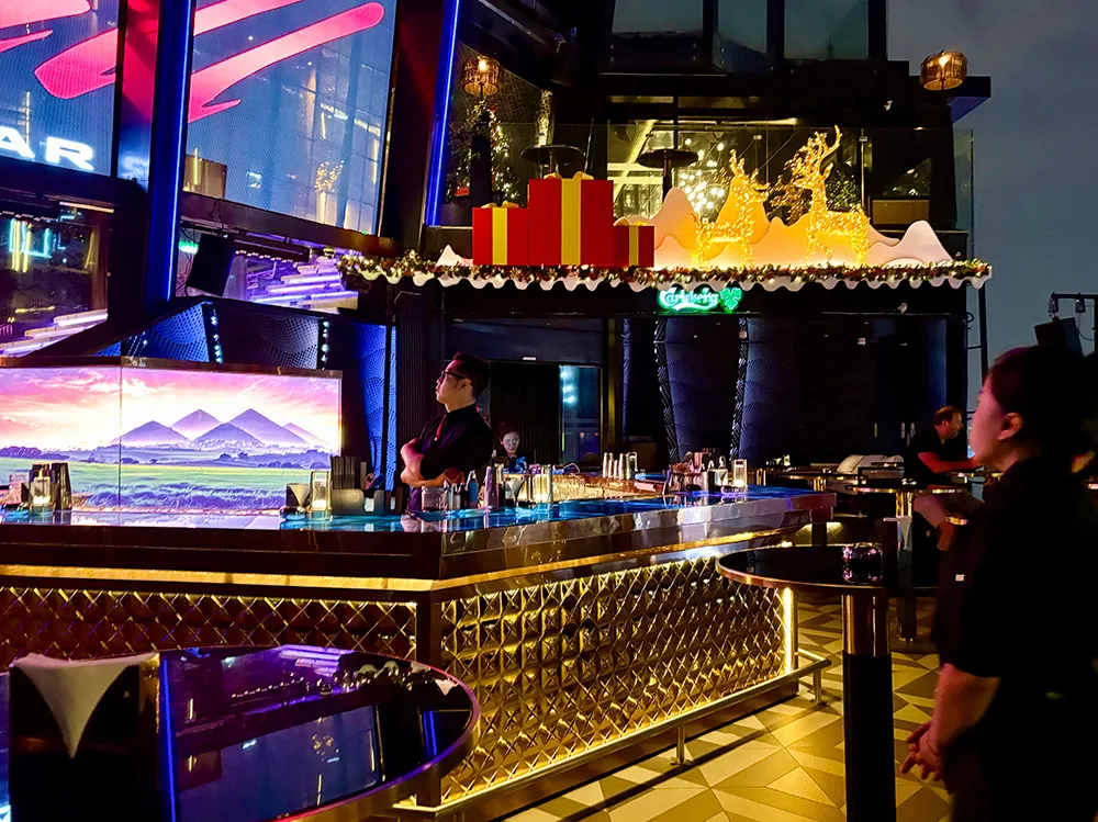 Chill Skybar & Dining　ホーチミン　チルスカイバー