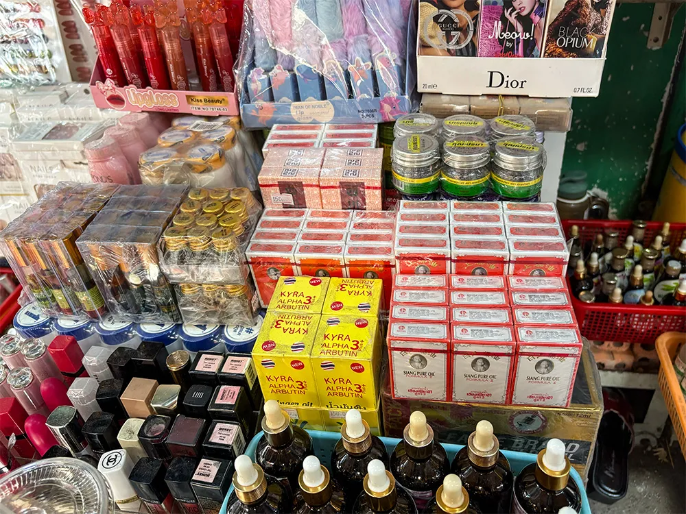 ホーチミン５区キムビエン市場