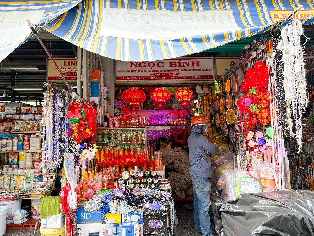 ホーチミン５区キムビエン市場