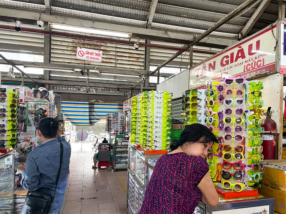 ホーチミン５区キムビエン市場