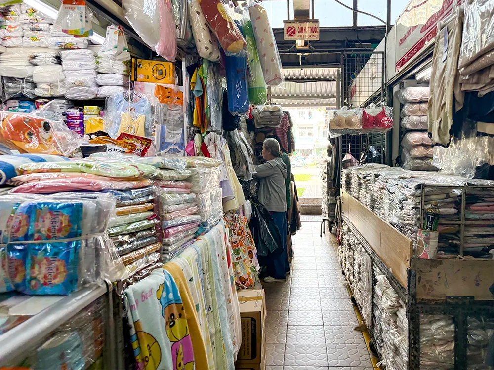 ホーチミン５区キムビエン市場