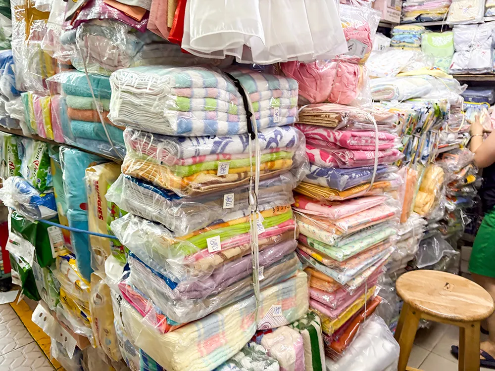 ホーチミン５区キムビエン市場