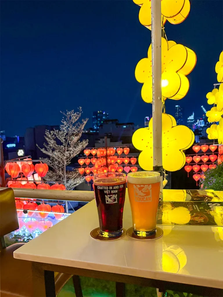 ブイビエン「The View Rooftop Bar」夜景