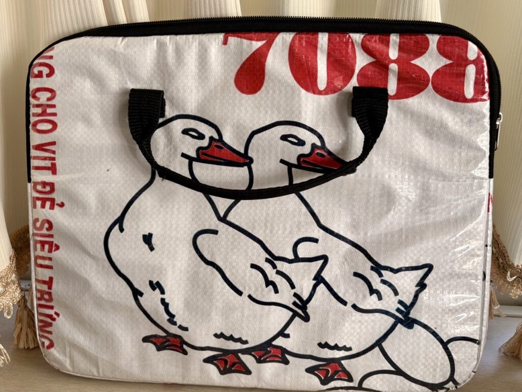 ゴックフェンの店、パソコンバッグの表