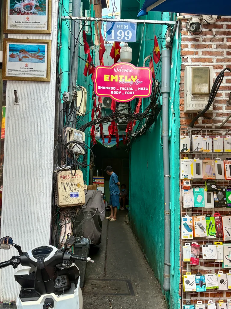 ホーチミンのヘム（裏路地）