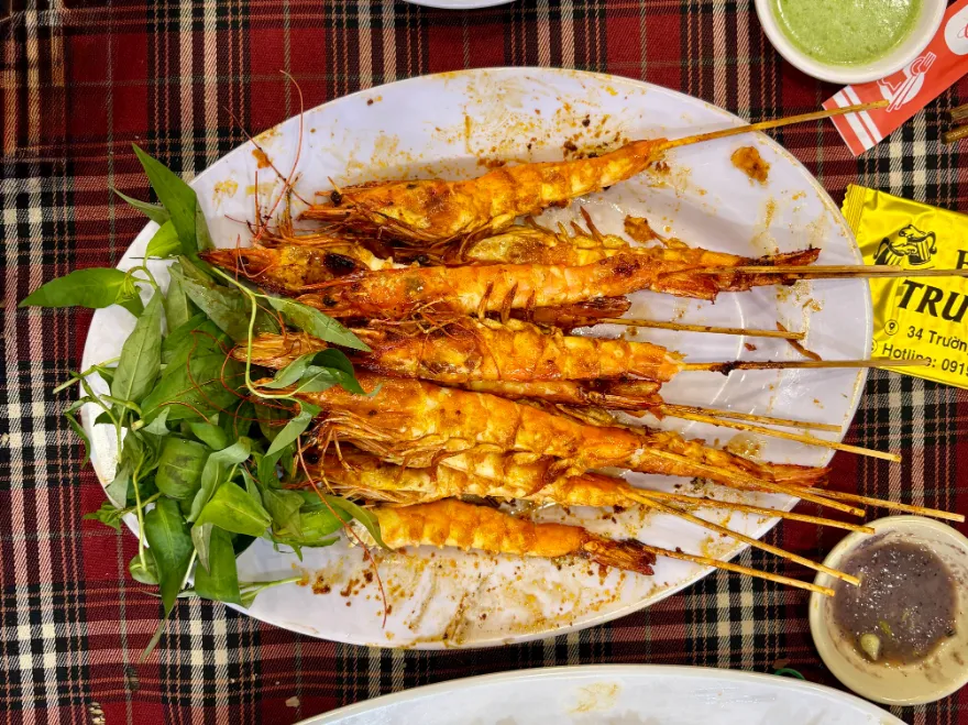 Bia Hơi Hà Nội Tân Sơn Nhất(ビアホイ ハノイ タンソンニャット)の料理
