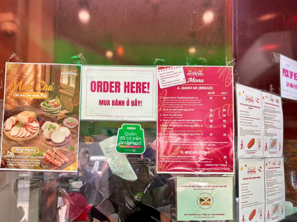 Bánh Mì Huỳnh Hoa バインミー・フインホア メニュー