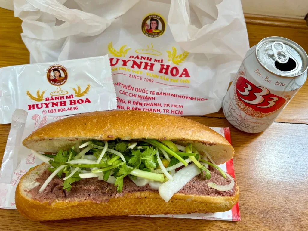 Bánh Mì Huỳnh Hoa バインミー・フインホア 行列
