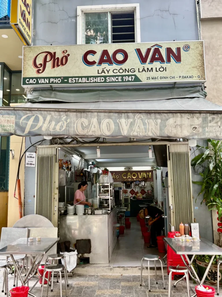 1区の老舗フォー「Cao Van（カオヴァン）