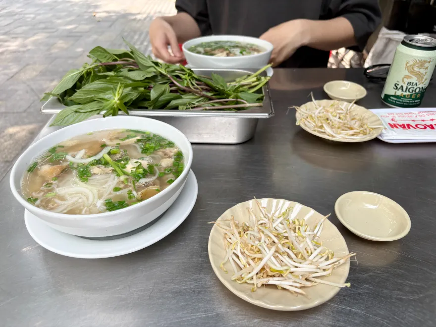 1区の老舗フォー「Cao Van（カオヴァン）