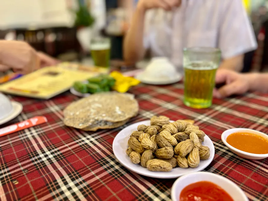 Bia Hơi Hà Nội Tân Sơn Nhất(ビアホイ ハノイ タンソンニャット)