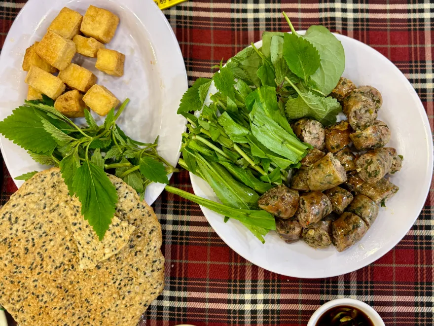 Bia Hơi Hà Nội Tân Sơn Nhất(ビアホイ ハノイ タンソンニャット)の料理